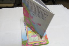 Печать детской книги в твердом переплете.